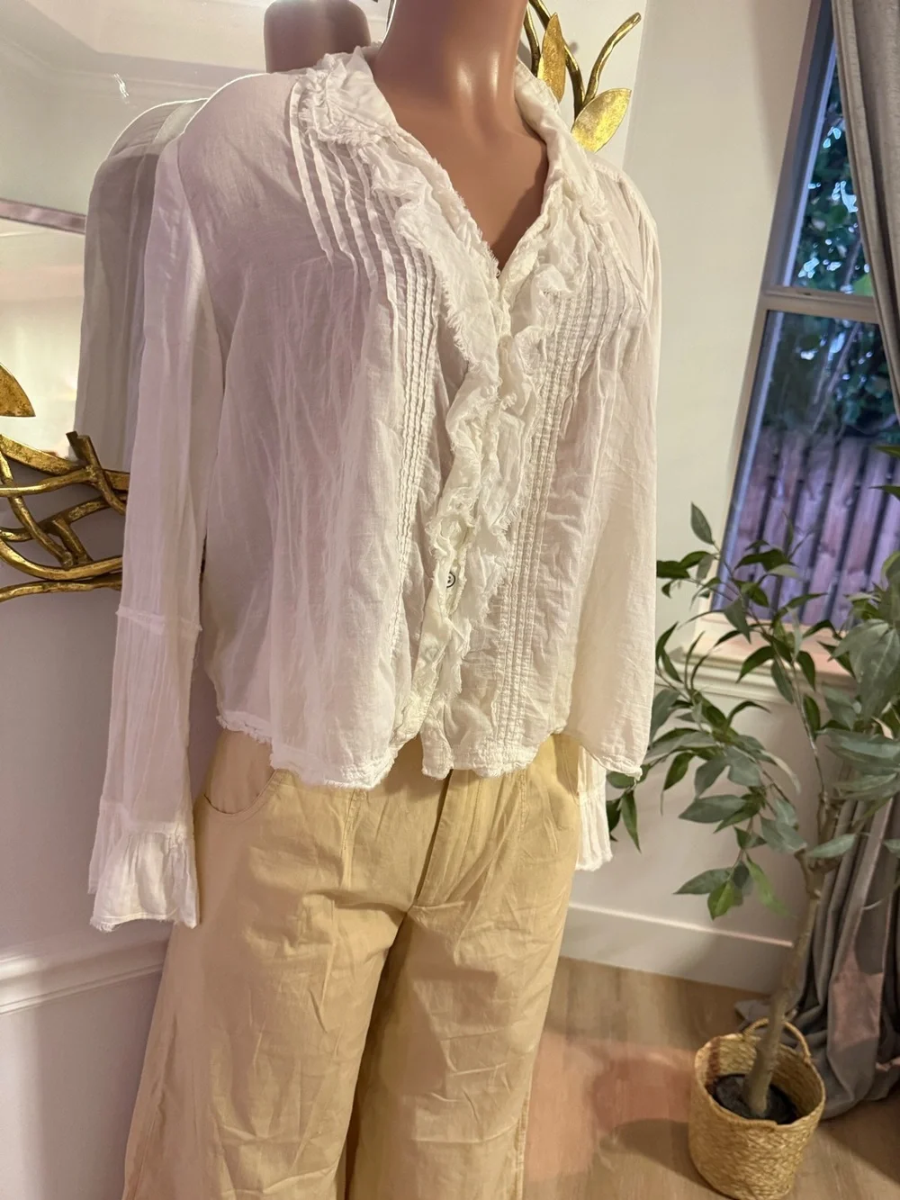 FREE PEOPLE | we the free | White Ruffled V-Neck Blouse - Picture 1 of 13